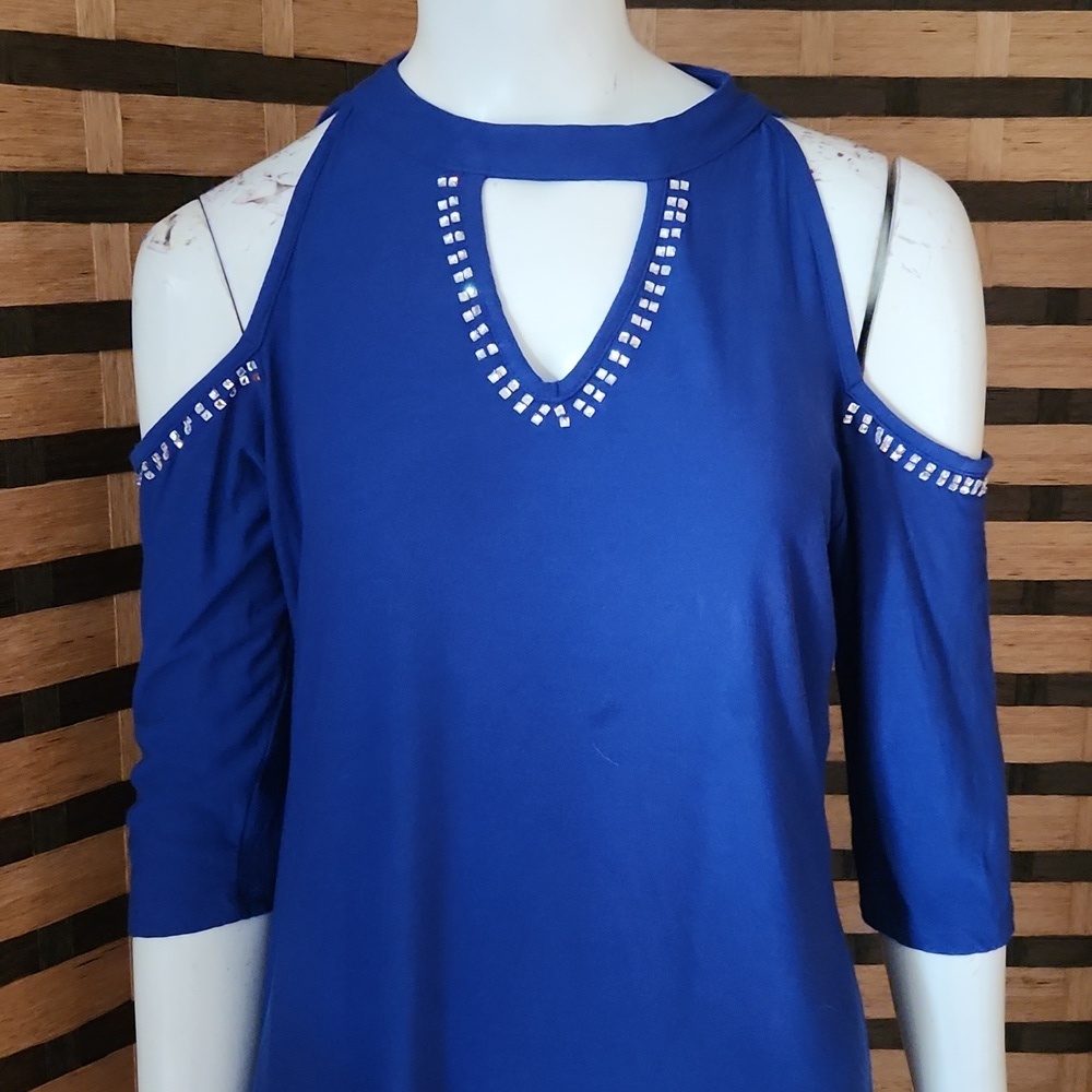 Belldini diamond cold shoulder top
